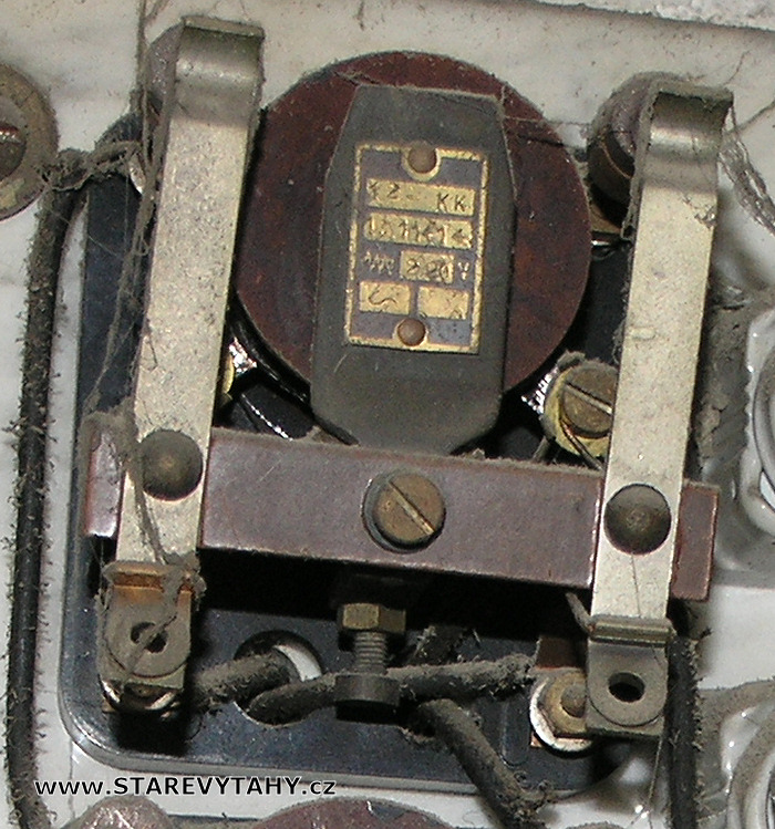 výtah jídelní Vyškov - web www.starevytahy.cz